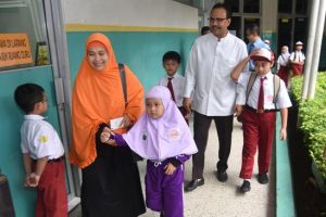 5 Tips Mengatasi Kecemasan Anak di Hari Pertama Sekolah. Nomor 2 biasa Dilakukan oleh Para Orangtua.