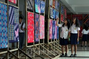 2 Oktober Diperingati Sebagai Hari Batik Nasional. Yuk Simak Alasan Mengapa Batik Sekolah Sangat Penting?