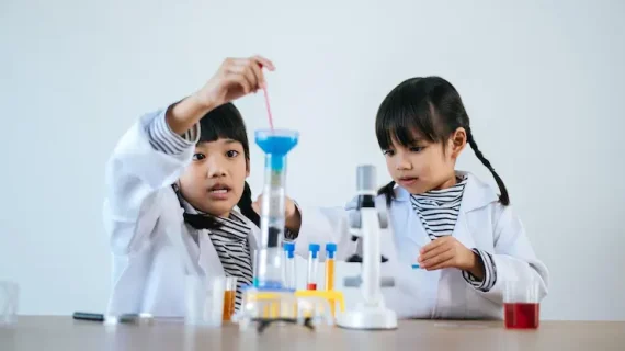 Menumbuhkan Kreativitas dan Karakter: Penerapan Kurikulum STEAM di Beberapa Sekolah Indonesia
