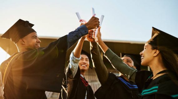 4 Beasiswa S1-S3 ke Luar Negeri Tanpa Syarat TOEFL dan Keuntungannya
