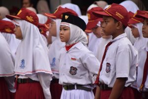 Pentingnya Kebersihan dan Kerapihan Seragam untuk Disiplin Siswa
