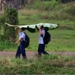 Tetap Nyaman dan Aman, Tips Menghadapi Musim Hujan Saat Berangkat Sekolah
