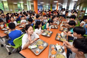 Dari Program Terbatas ke Nasional: Fakta Makan Siang Gratis di Sekolah Korea Selatan